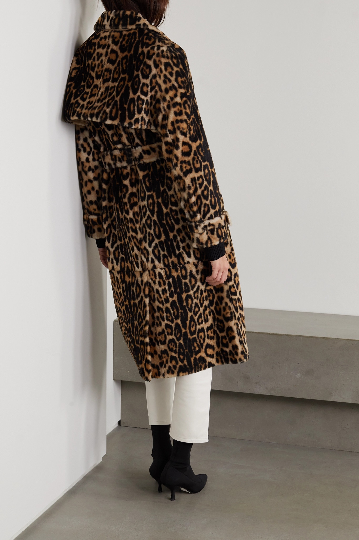Reversible belted leopard-print shearling coat - 7