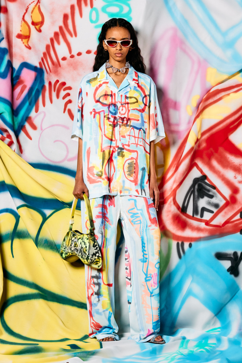 C-PAROSHORT-GRAFFITI-AFR 3