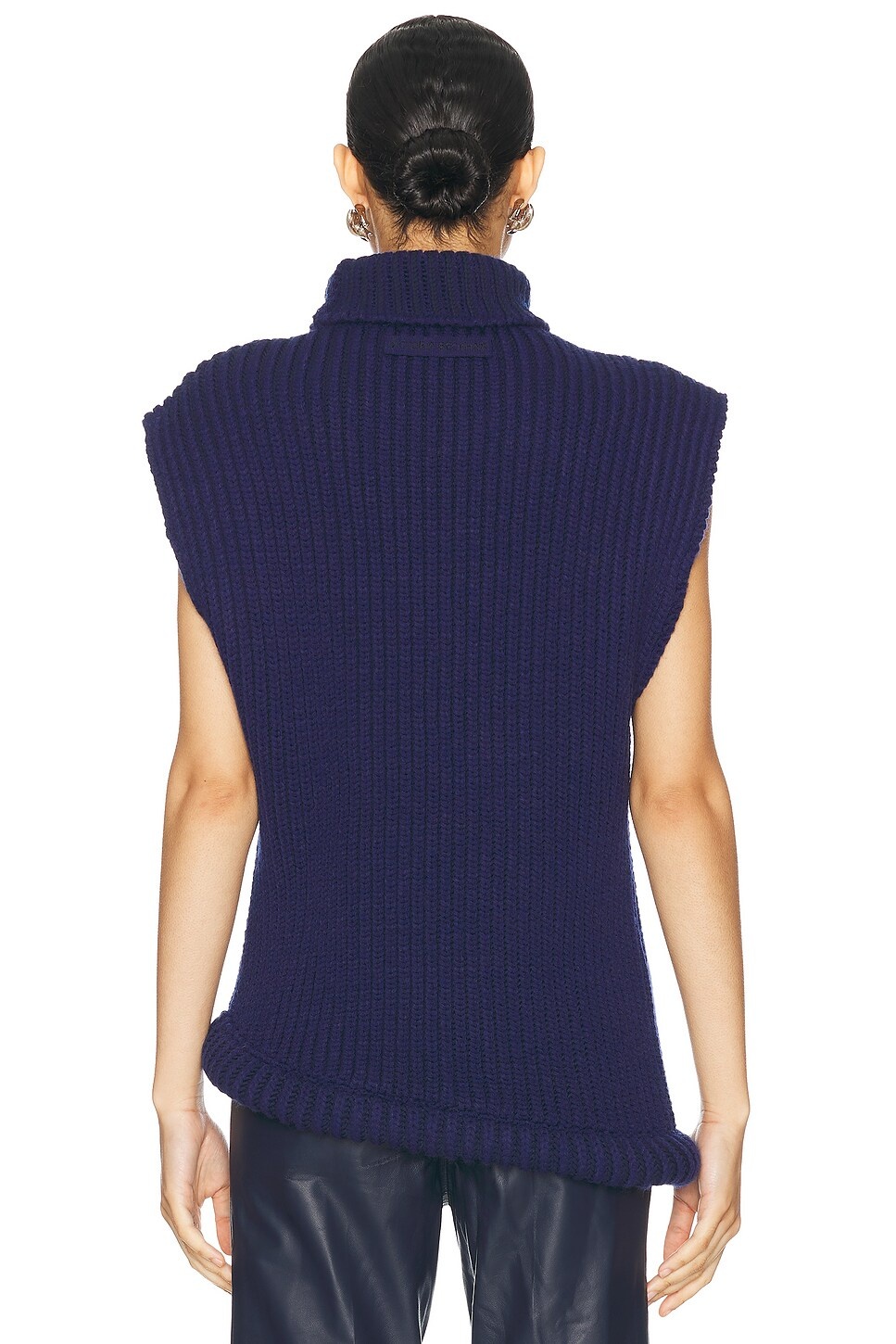 Sleeveless High Neck Sweater - 5