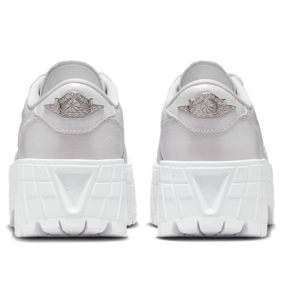 (WMNS) Air Jordan 1 Brooklyn Low 'White Metallic Silver' HF3184-100 - 5