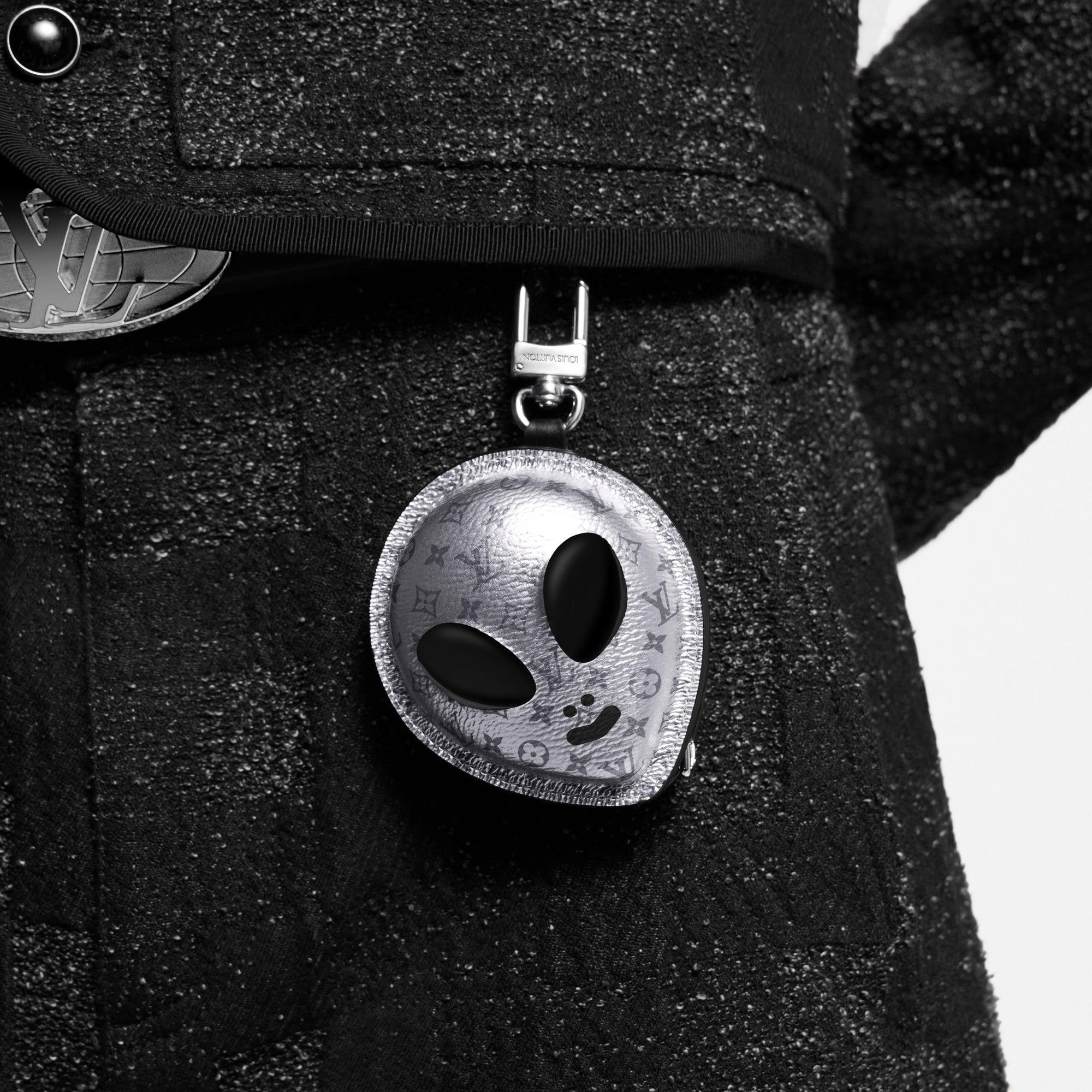 バックチャーム.LVエイリアン LV Alien Bag Charm S00 - Men - Accessories | LOUIS VUITTON ®