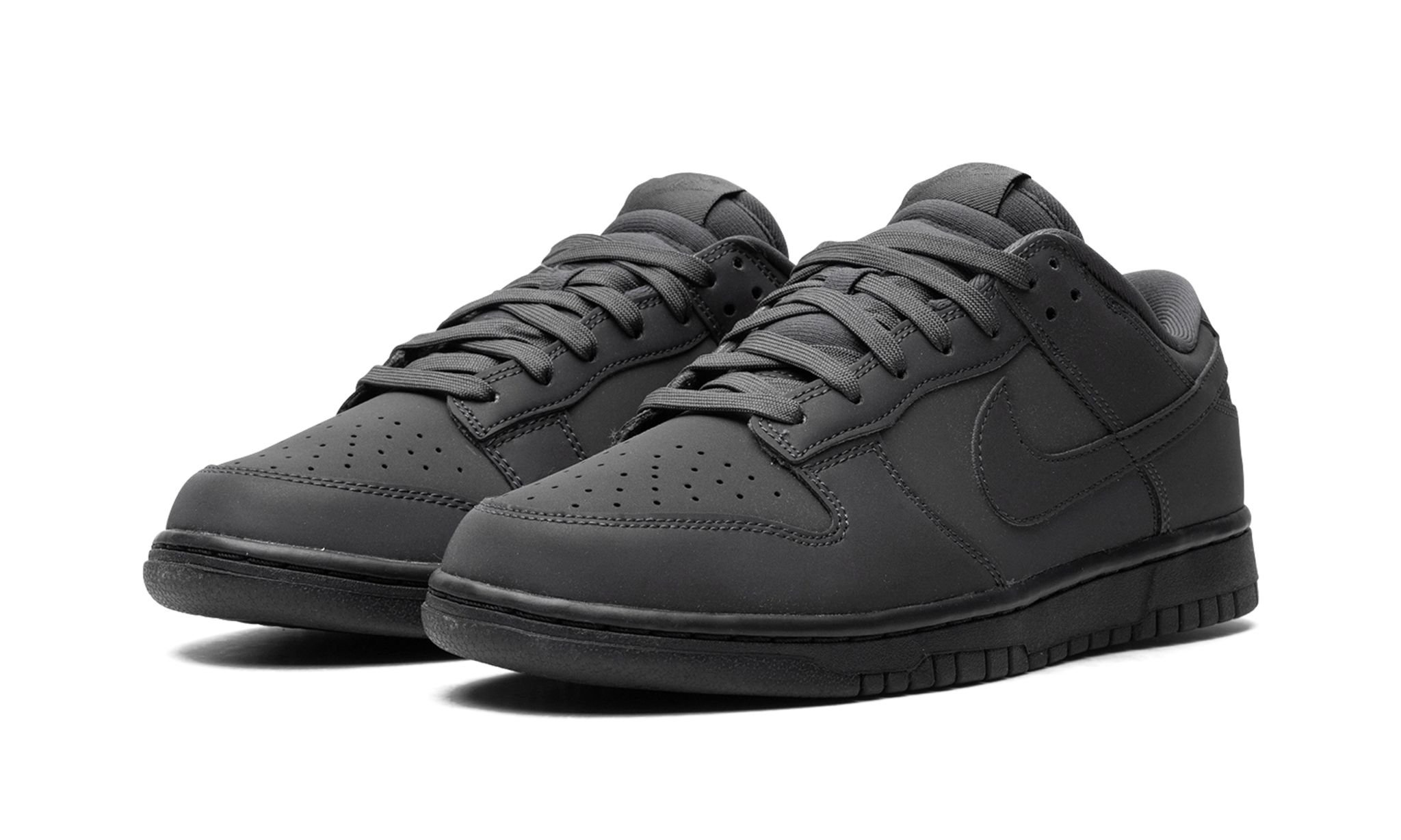 Dunk Low Wmns "Cyber" - 2