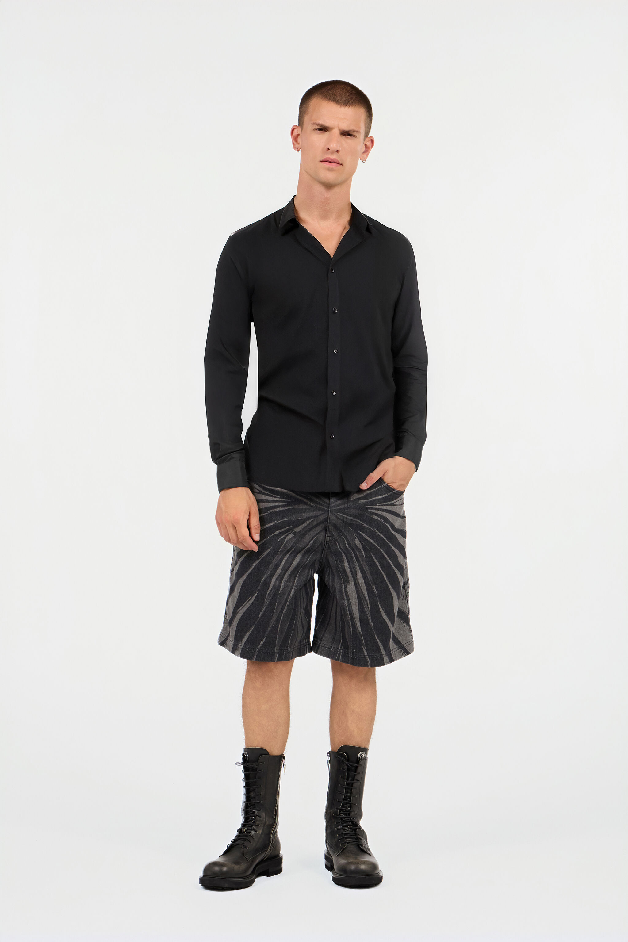 Ray Of Gold Print Bermuda Shorts - 2