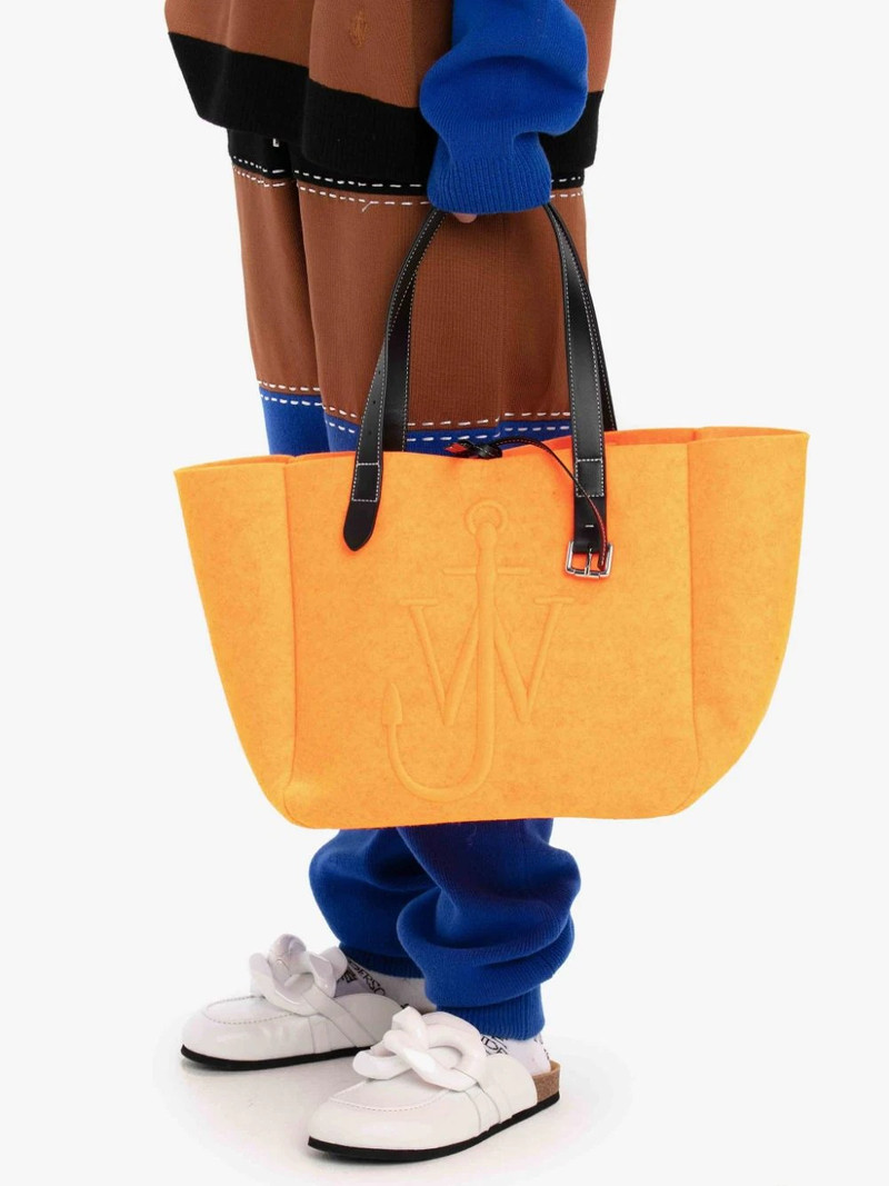 JW Anderson BELT TOTE outlook