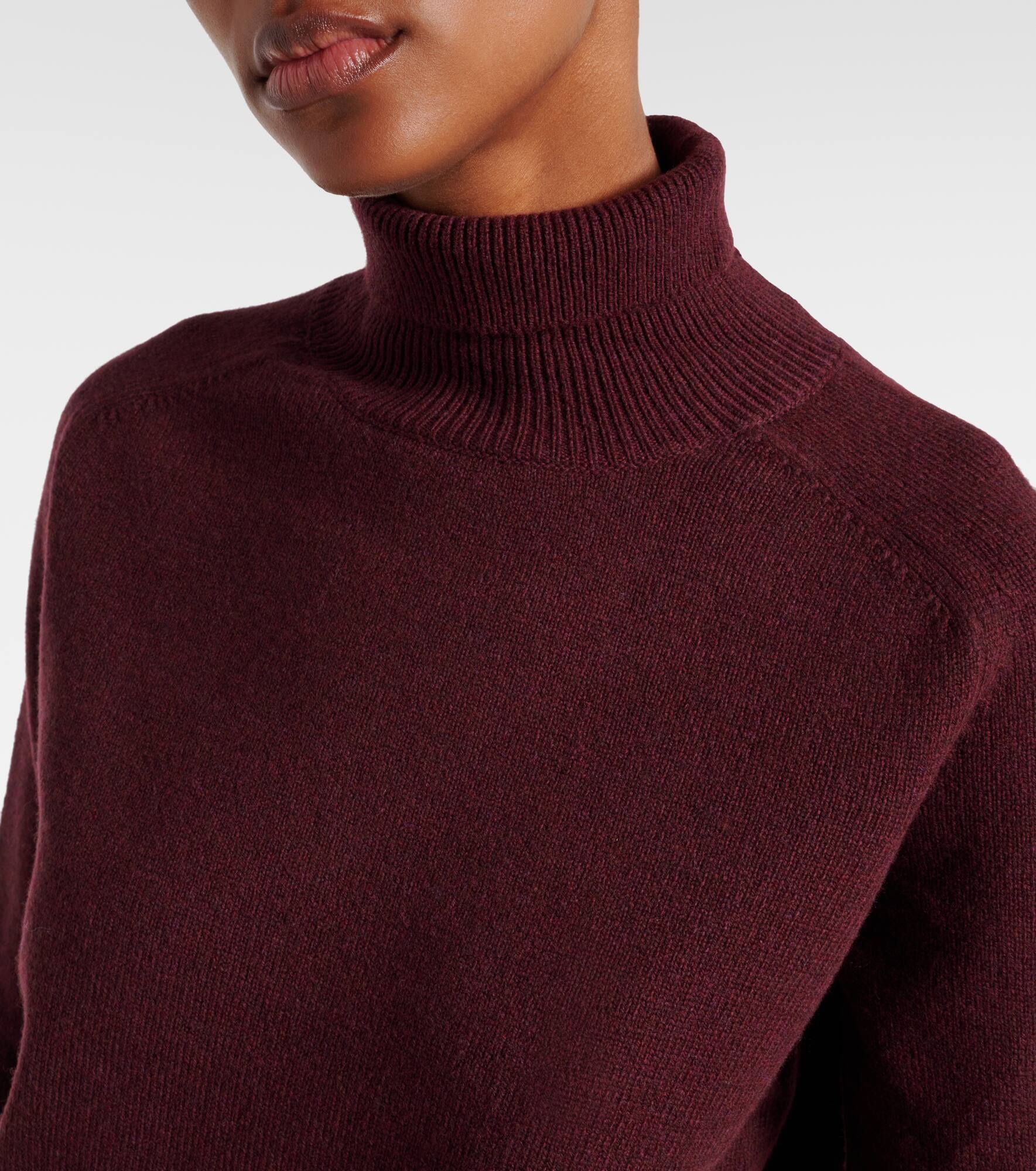 Wool turtleneck sweater - 4