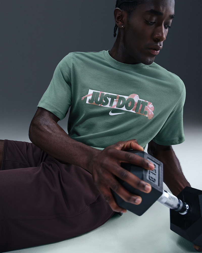 Nike Men's T-Shirt 3