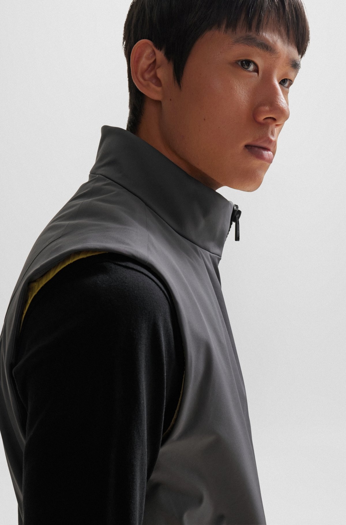 REGULAR-FIT GILET IN WATER-REPELLENT PERFORMANCE-STRETCH FABRIC - 5