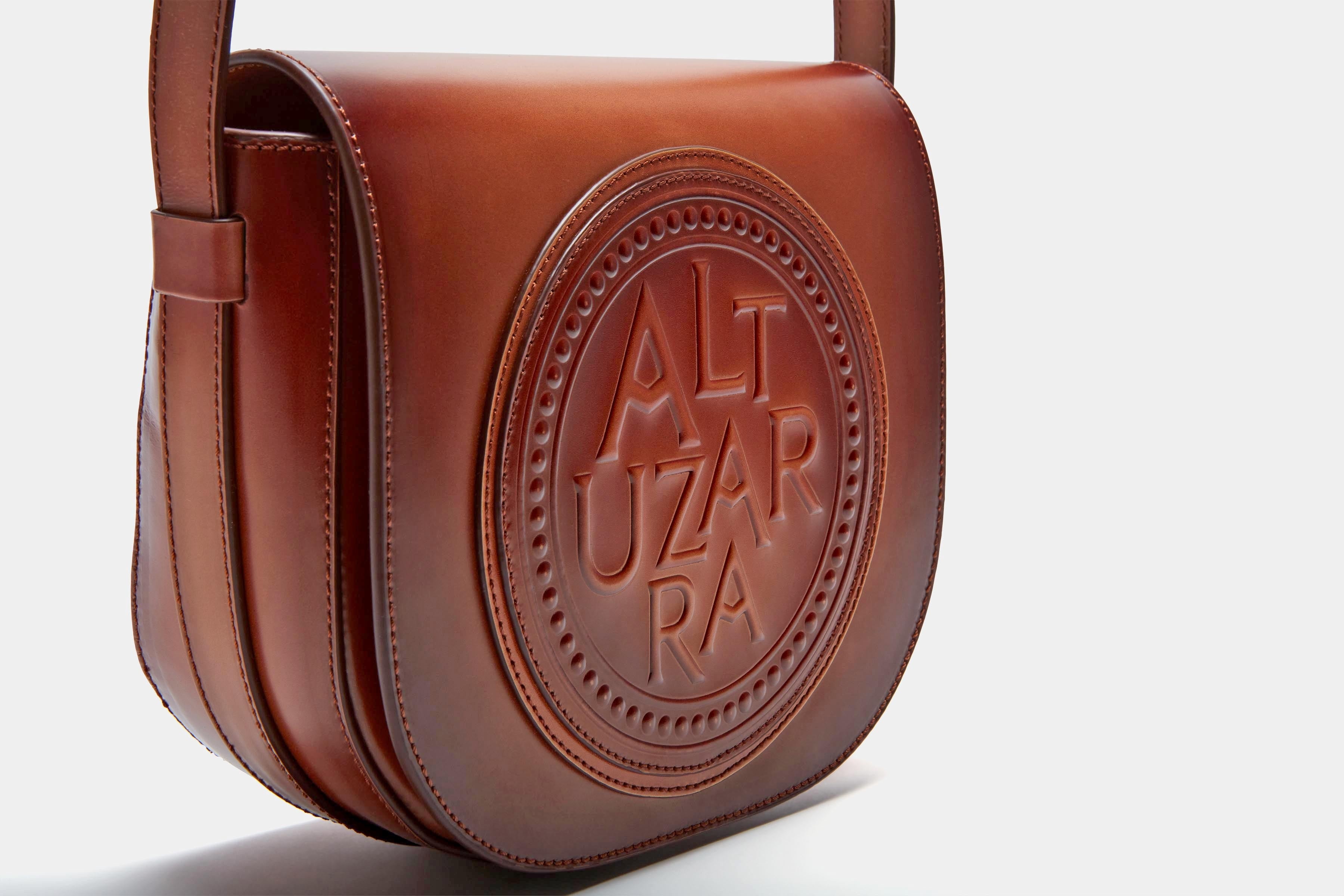 'MEDALLION' SADDLE BAG - 4