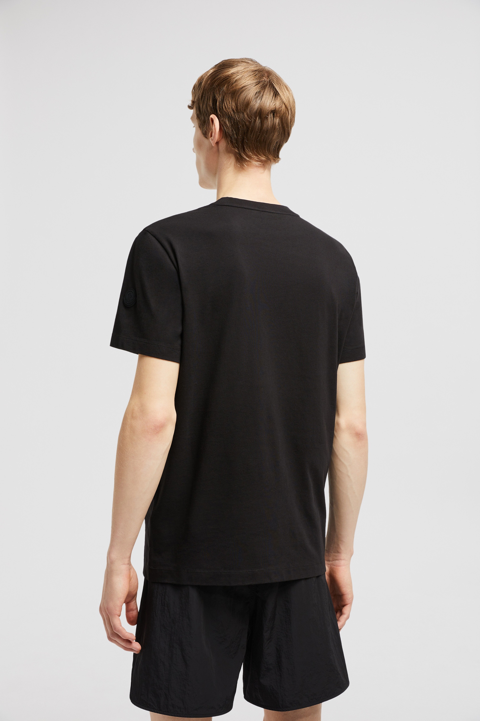 【MONCLER】新作 Blurryロゴ コットンTシャツ Moncler Blurred Logo Cotton T-Shirt | REVERSIBLE