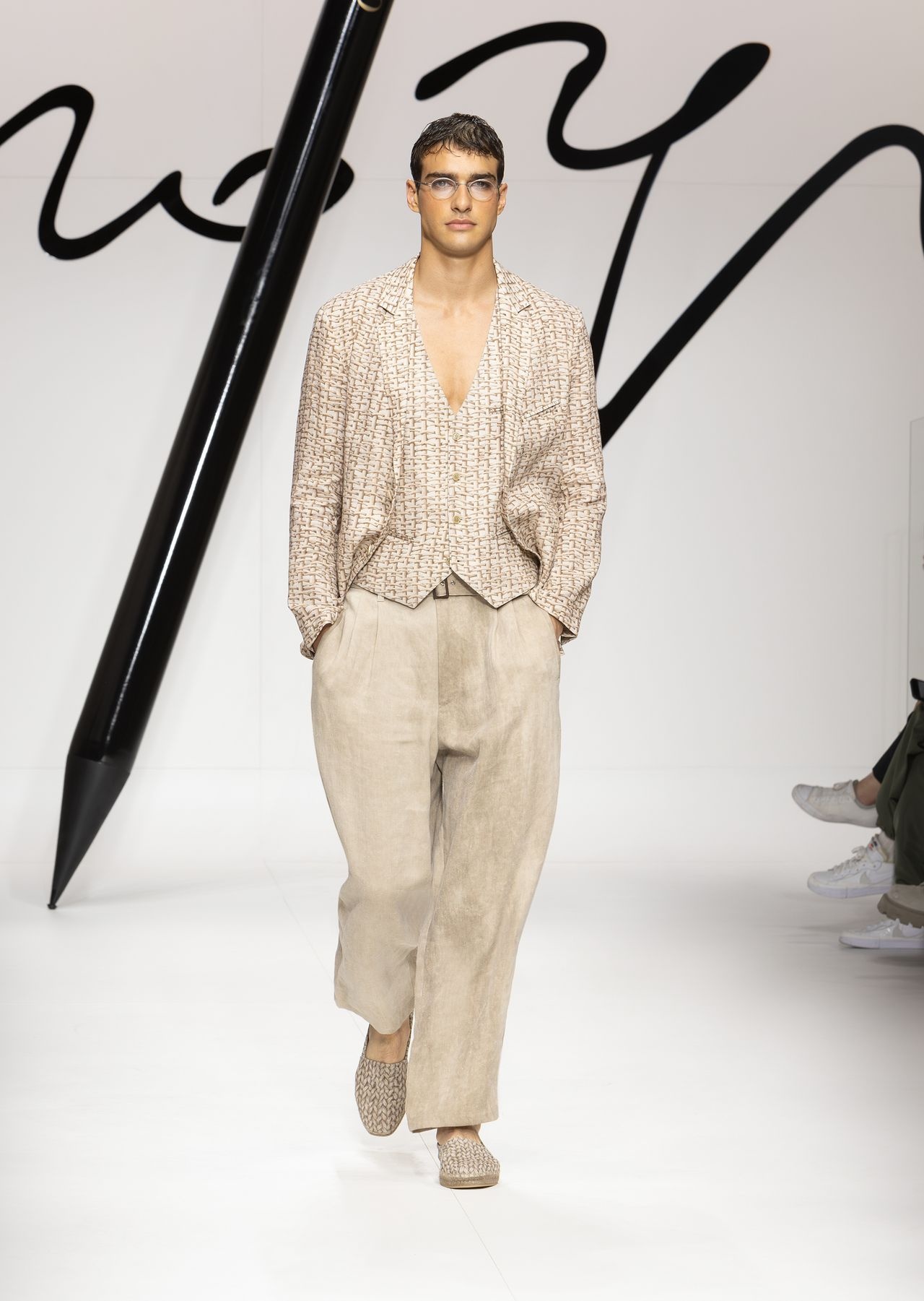 Single-breasted jacket in a woven print linen - 6