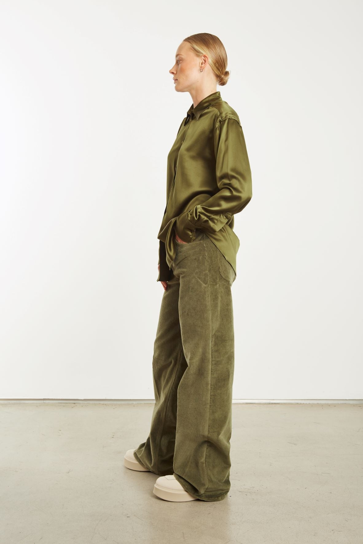 MOSS SILK SLIM BUTTON DOWN - 3