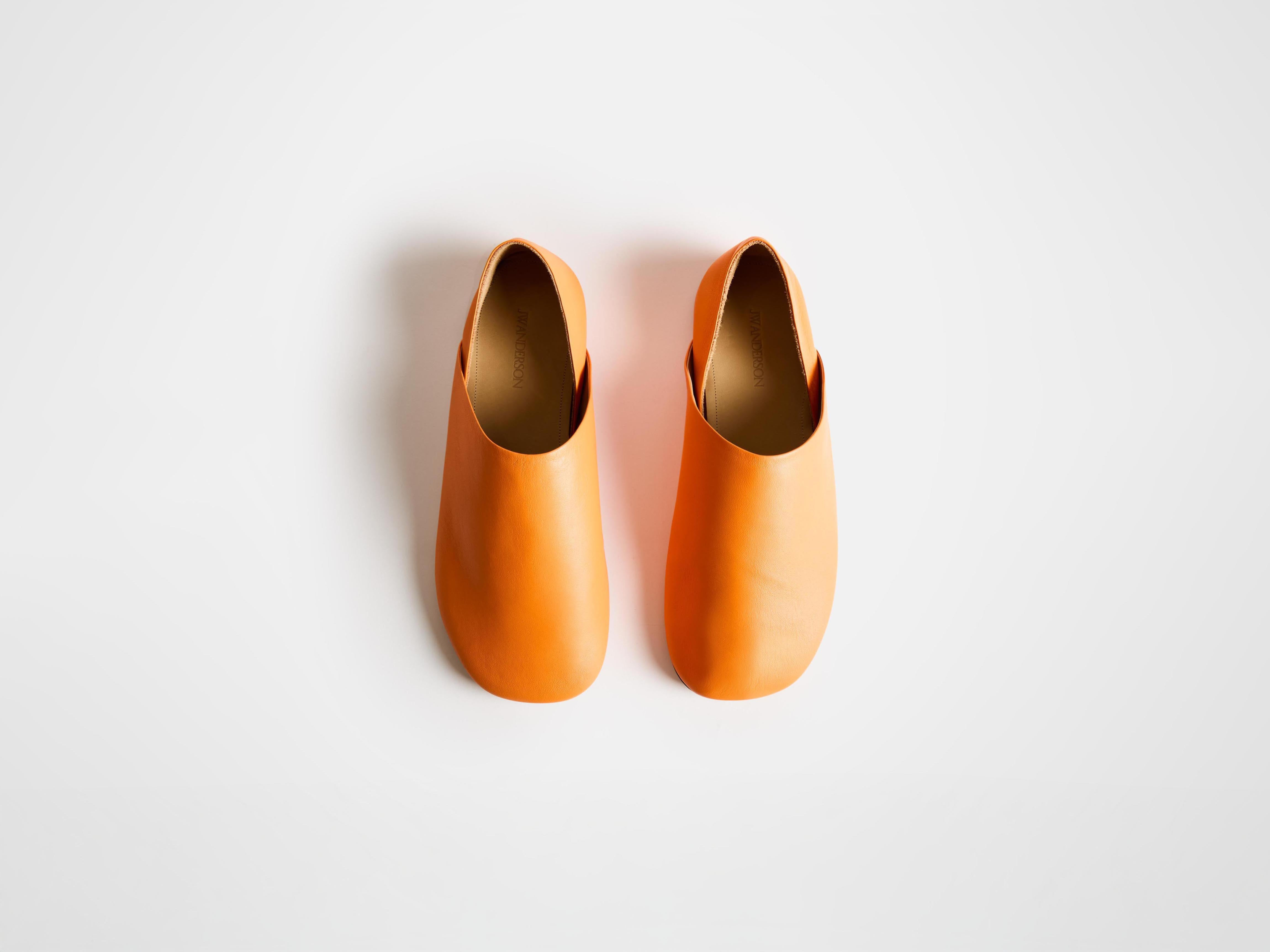 MENS SLIPPER MULES IN ORANGE - 6