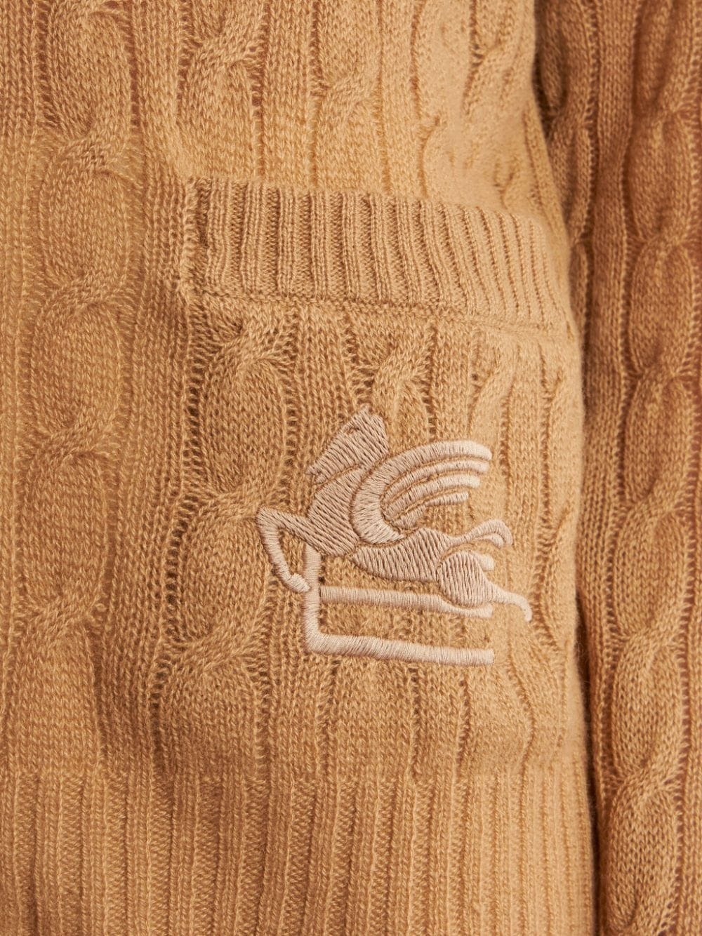 Pegaso-motif cable-knit cardigan - 4