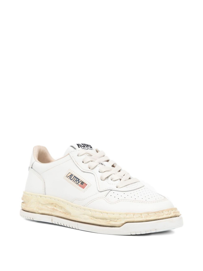 AUTRY Medalist sneakers outlook