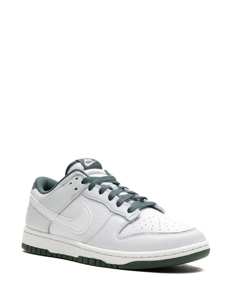 Nike Dunk Low Retro SE "Vintage Green" sneakers outlook