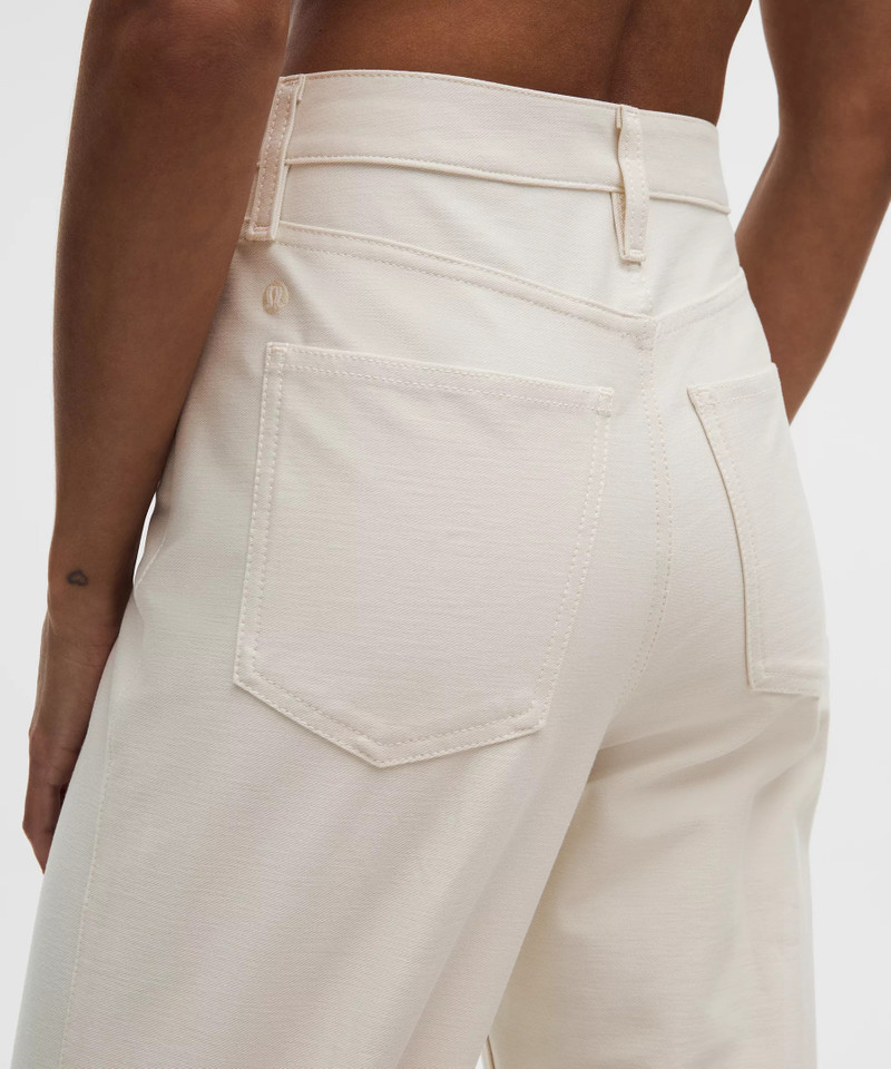 EasyFive High-Rise Subtle-Flare Pant *Short 6