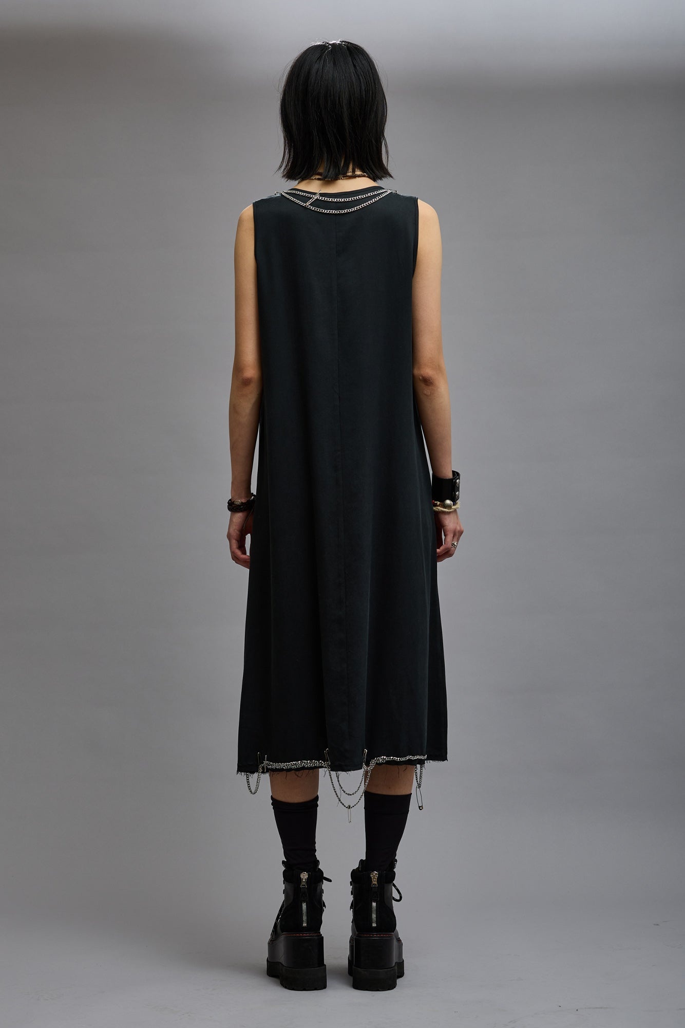 CHAIN EMBELLISHED MIDI - BLACK - 5