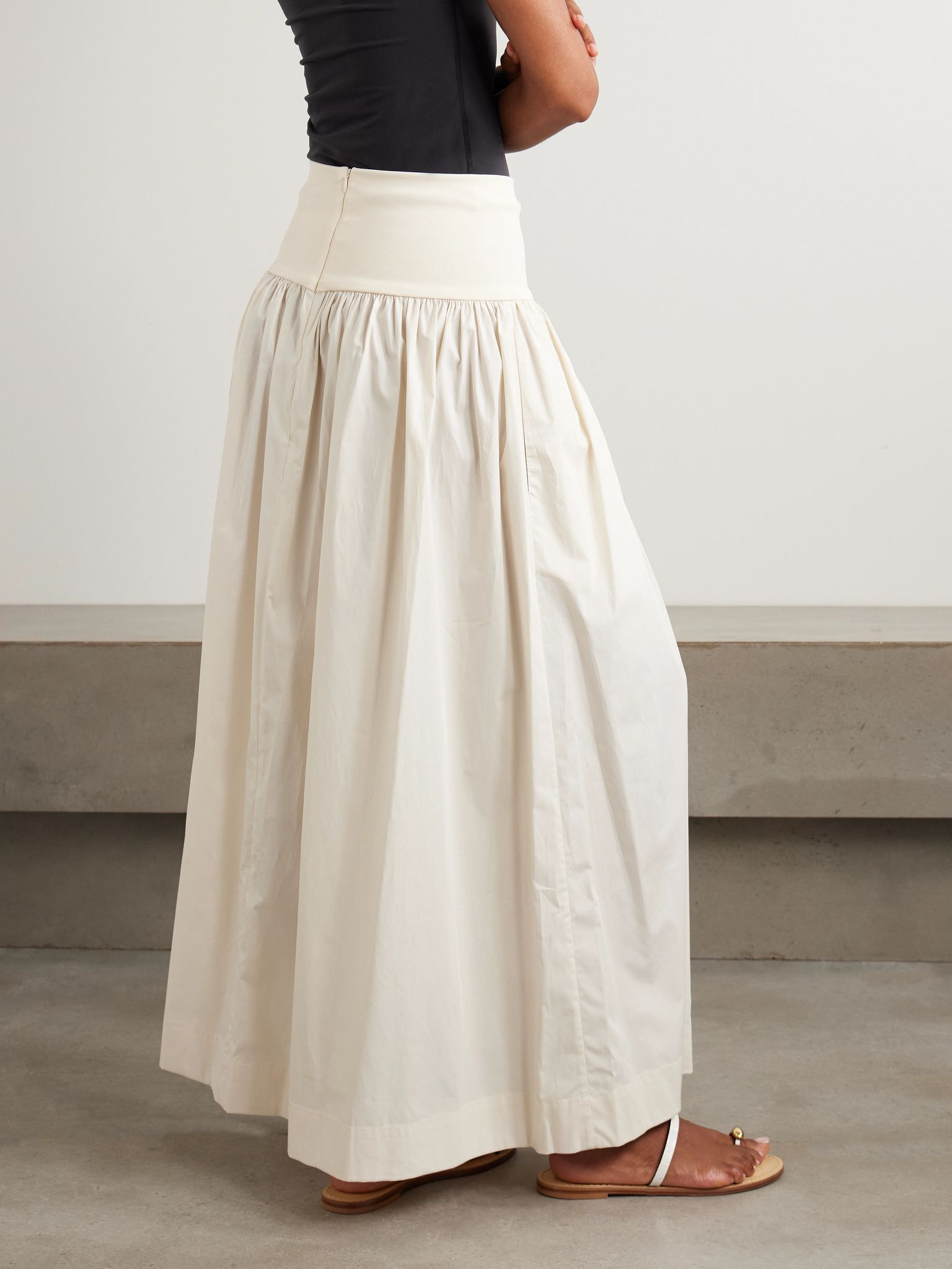 Gathered organic cotton-poplin and stretch-knit maxi skirt Cream - 4
