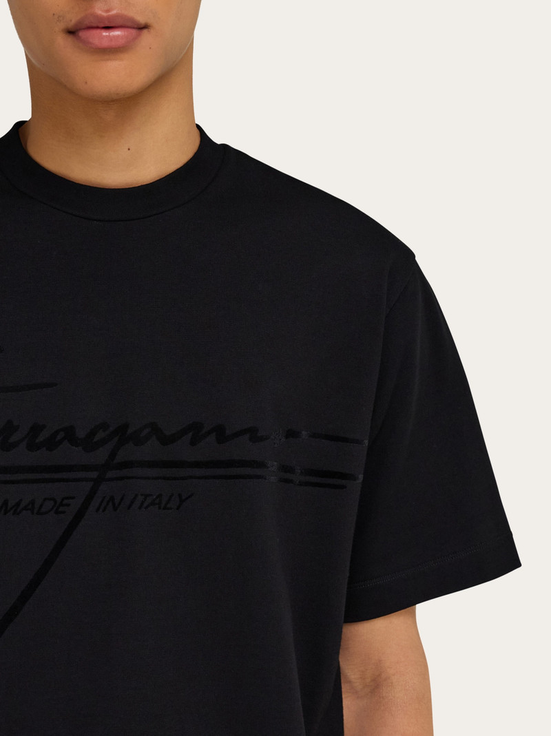 Crew neck T-shirt with printed signature 4