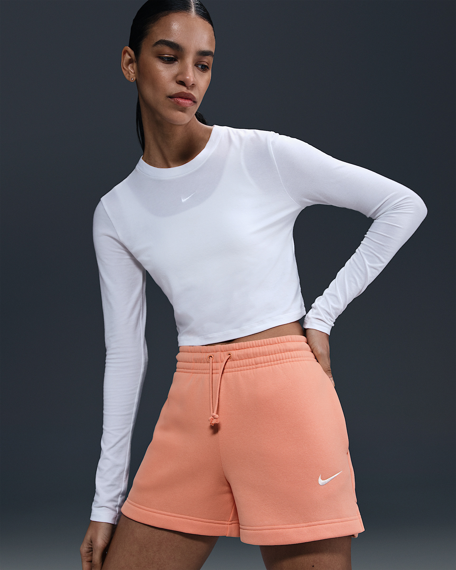 Nike Sportswear Phoenix Fleece Women's Mid-Rise 4" Shorts - 2