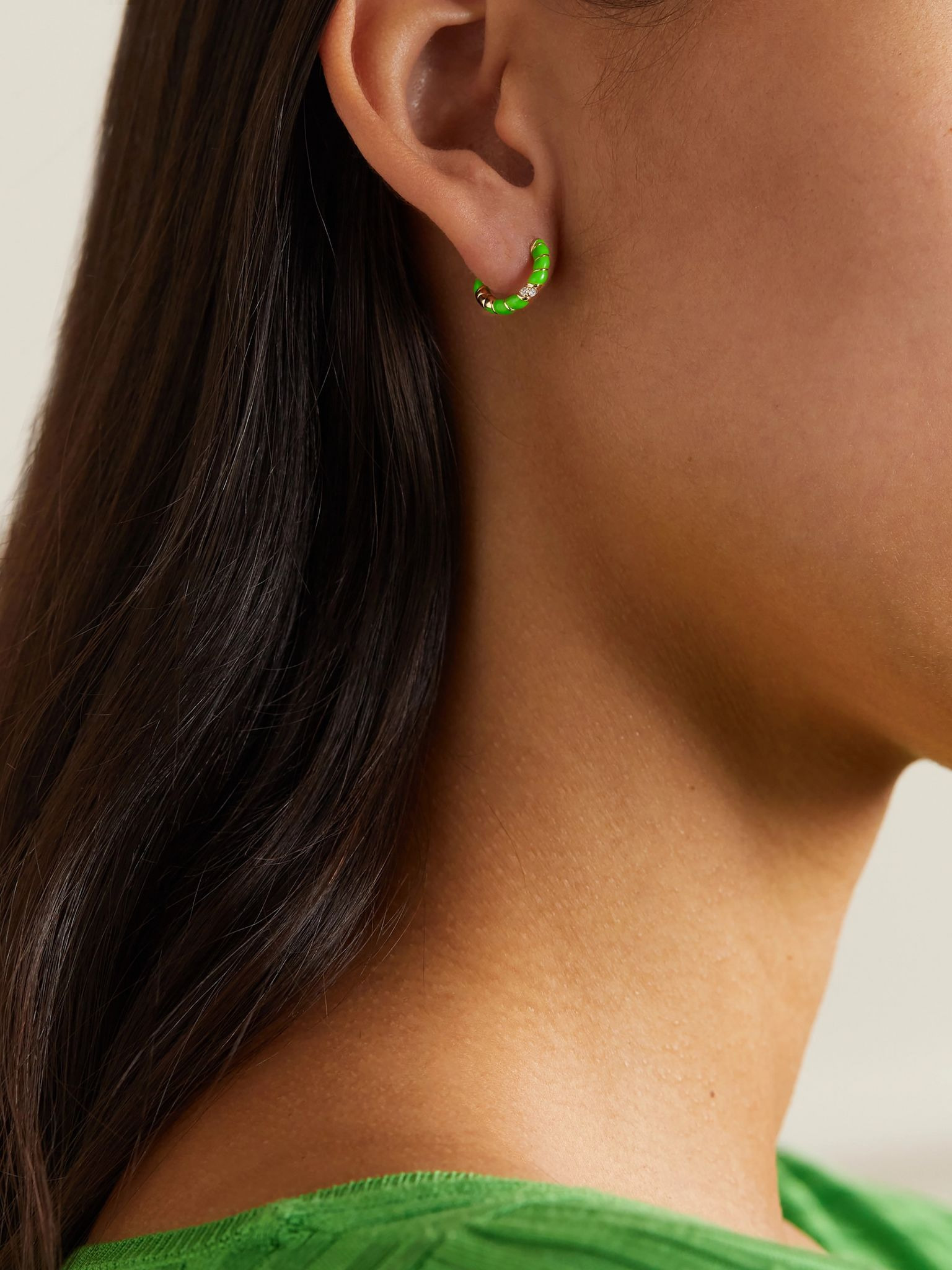 9-karat gold, enamel and diamond hoop earrings Green - 2