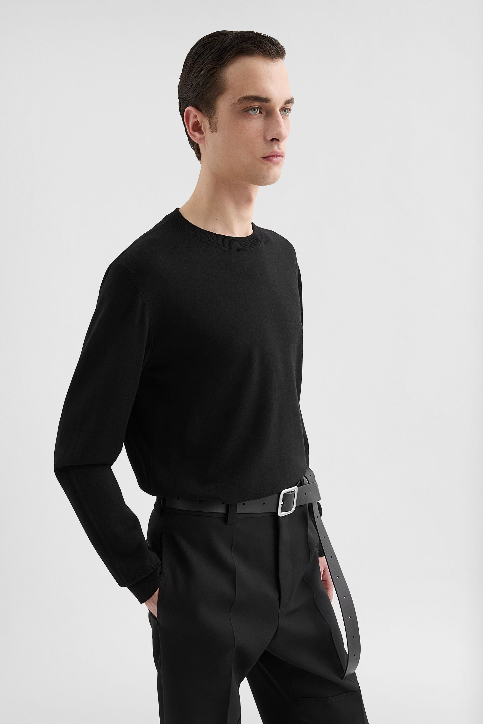 Lightweight Crew-Neck Sweater - 4