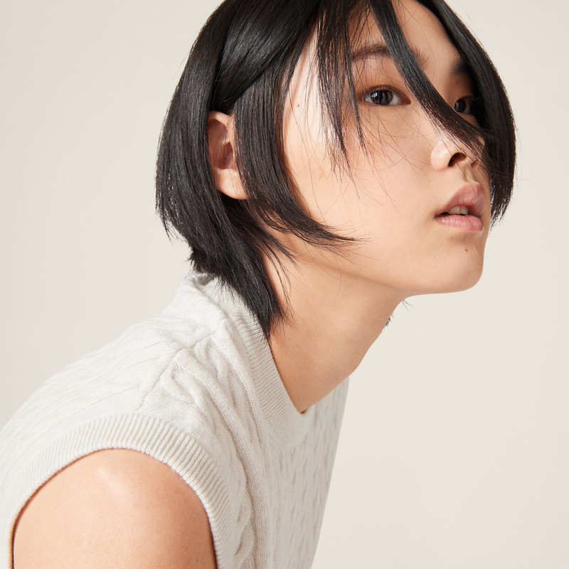 Cashmere knit vest 4