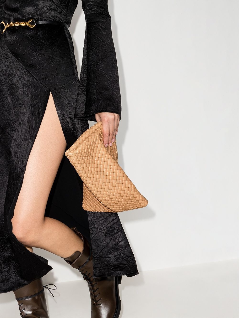 Twist woven clutch bag - 2