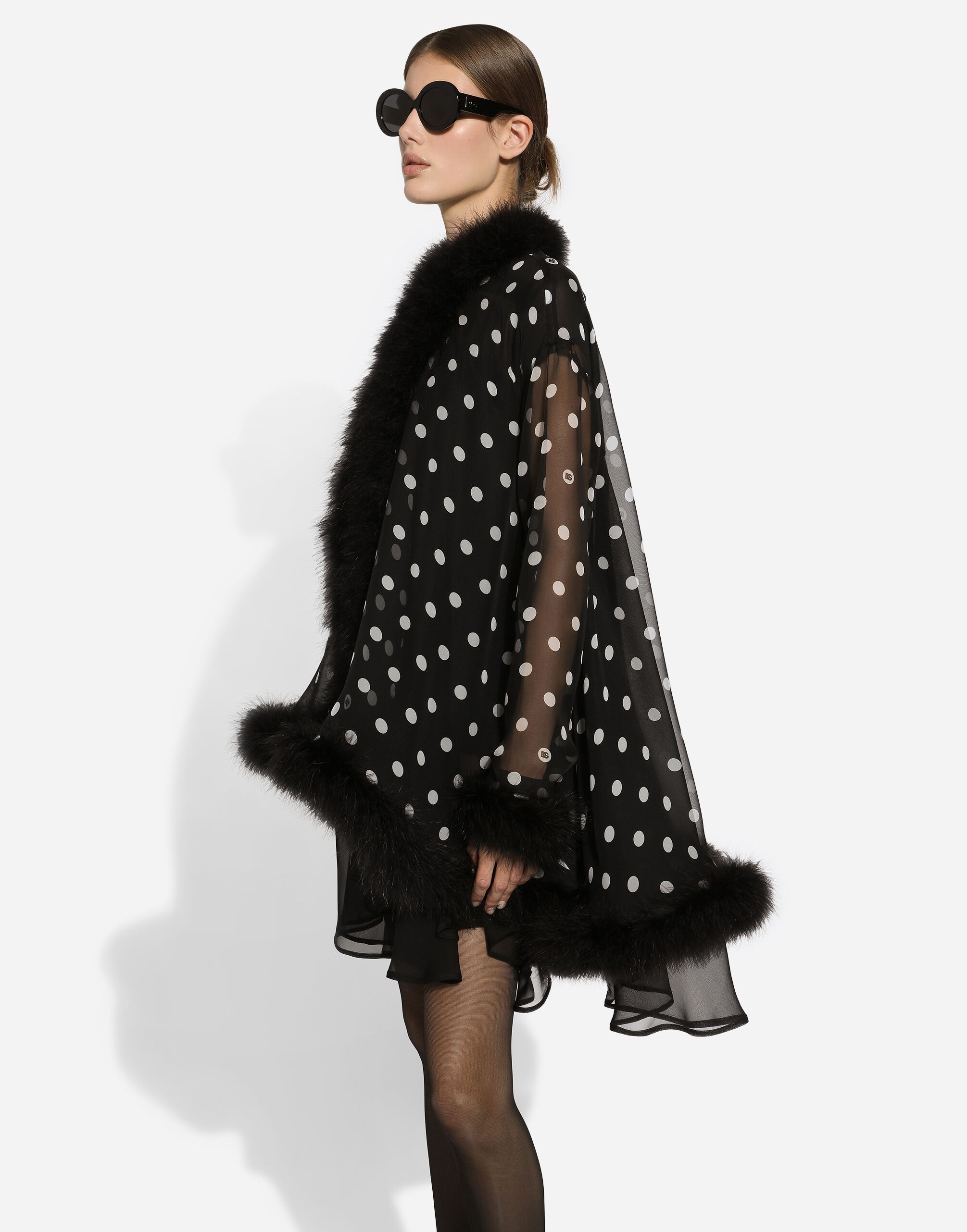 Chiffon cape with polka-dot print and marabou trim - 4