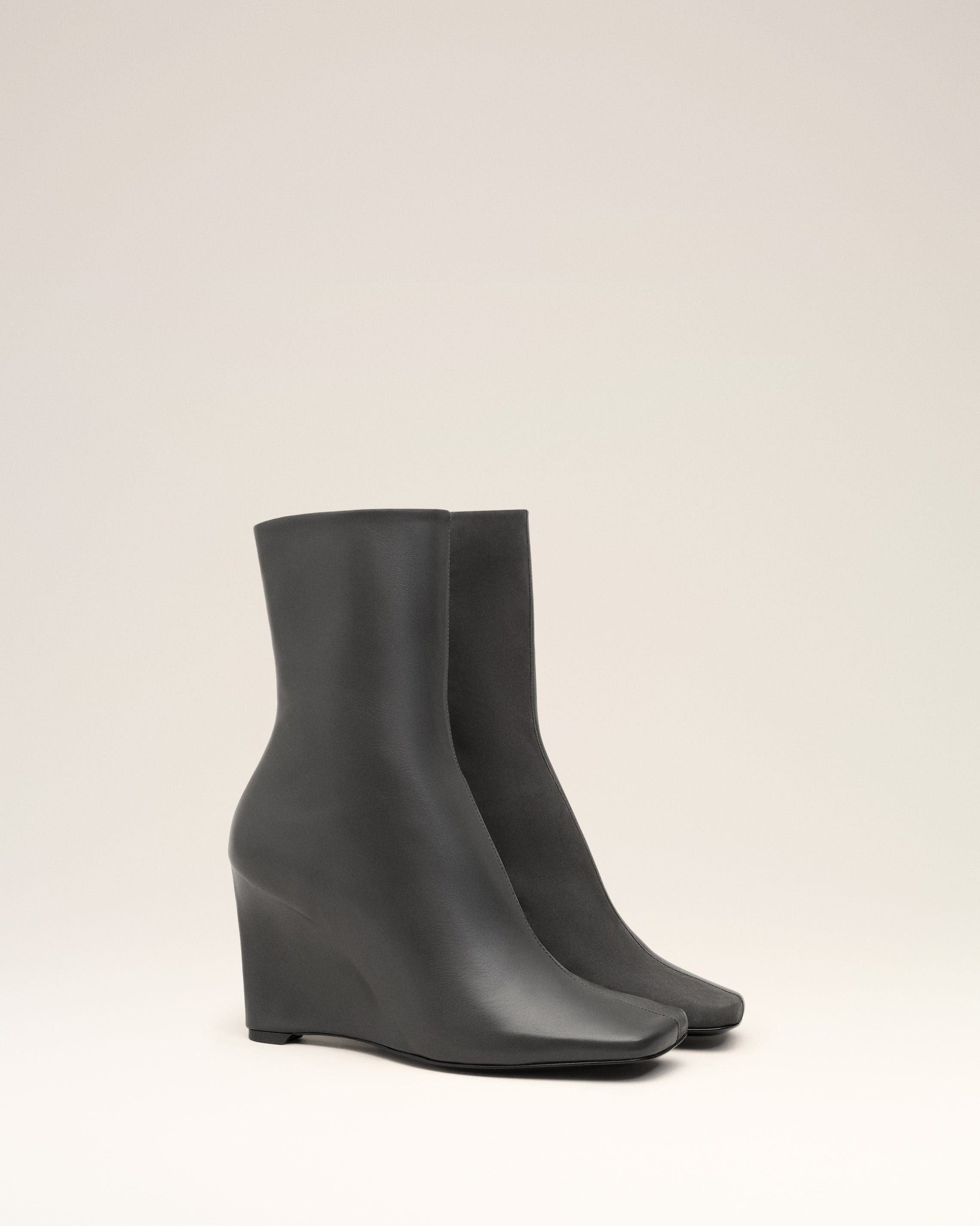 BLACK LEATHER BICOLOR ANKLE BOOTS - 3