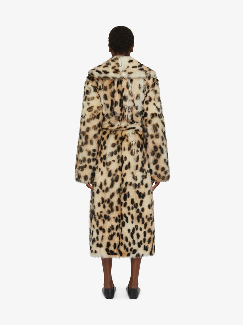 OVERSIZED COAT IN FUR WITH LEOPARD PRINT 4