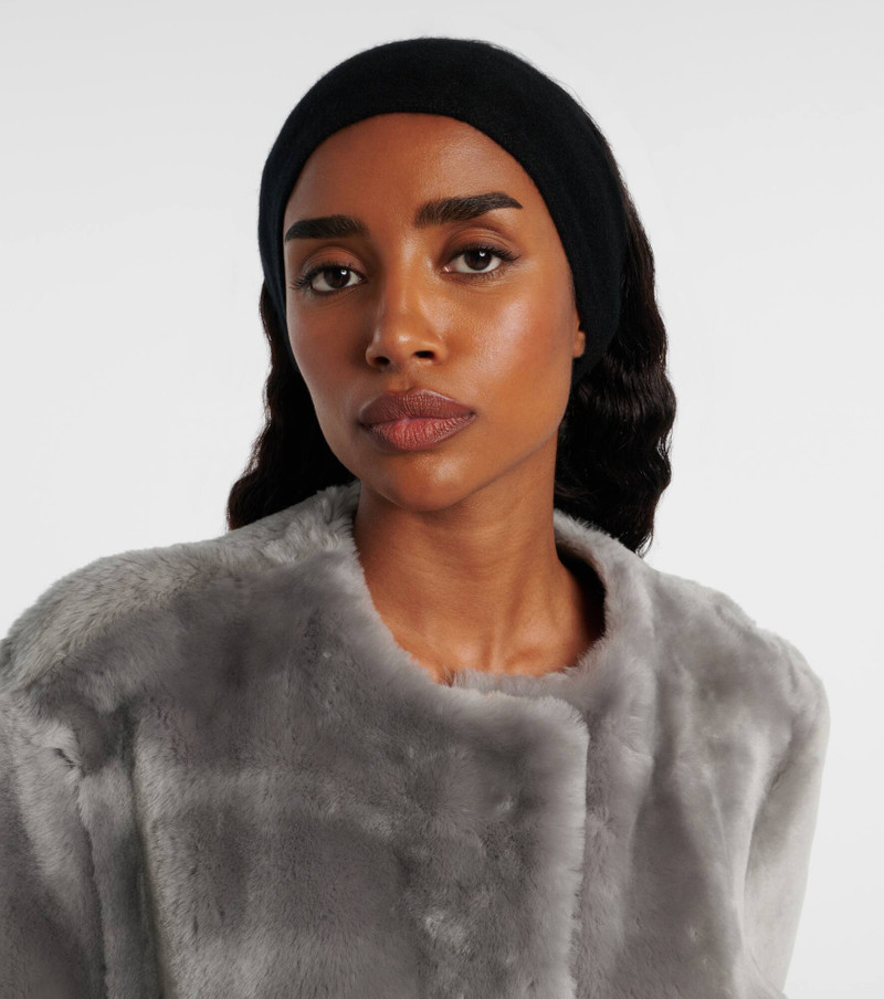 Totême Cashmere headband outlook