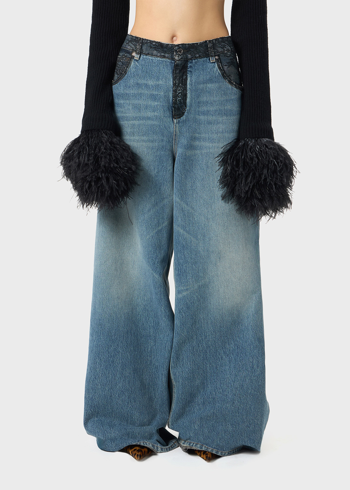 SUPERWIDE-LEG JEANS WITH LACE DETAILS - 3