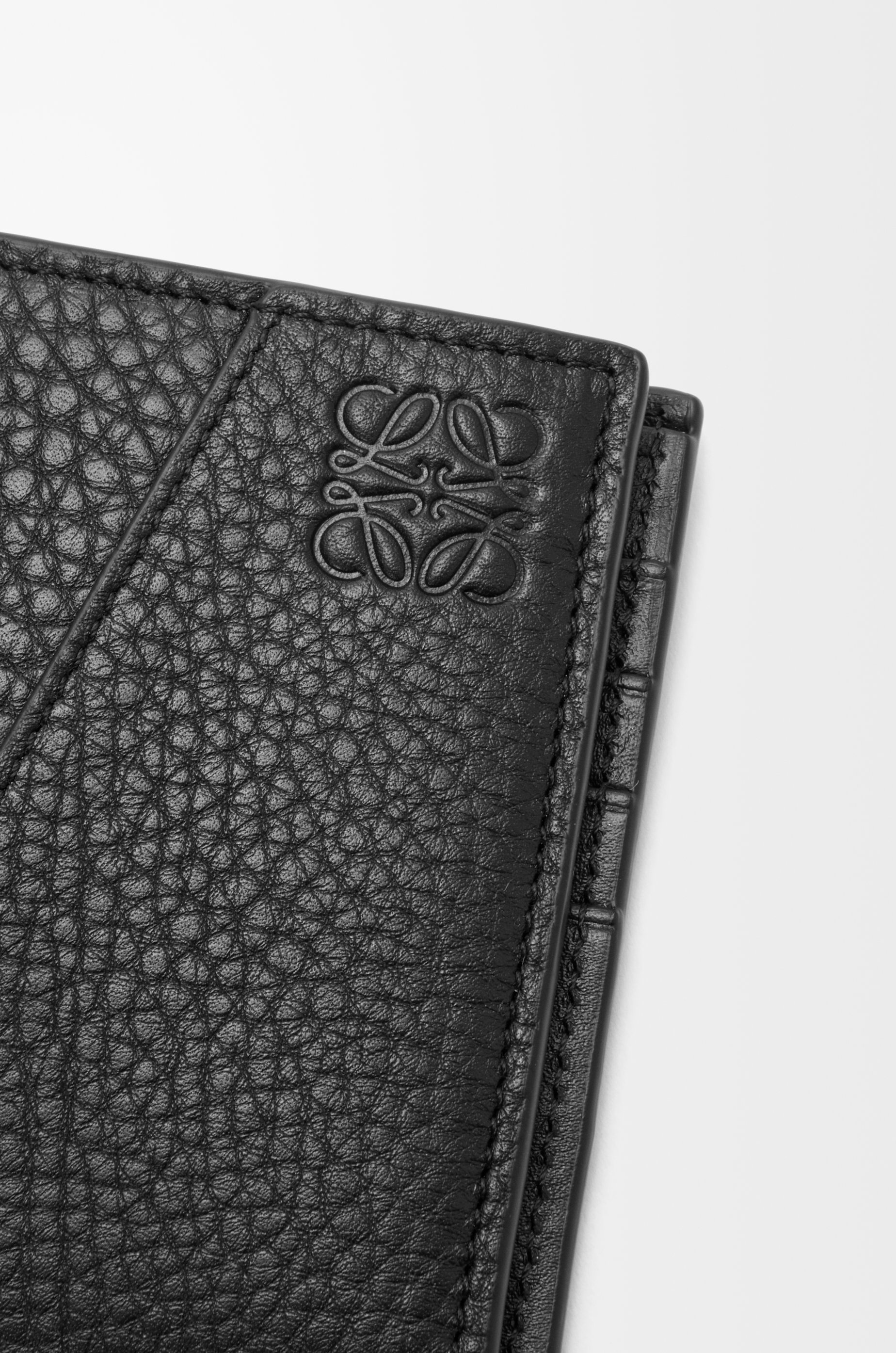 Puzzle bifold coin wallet in supple grained calfskin - 5