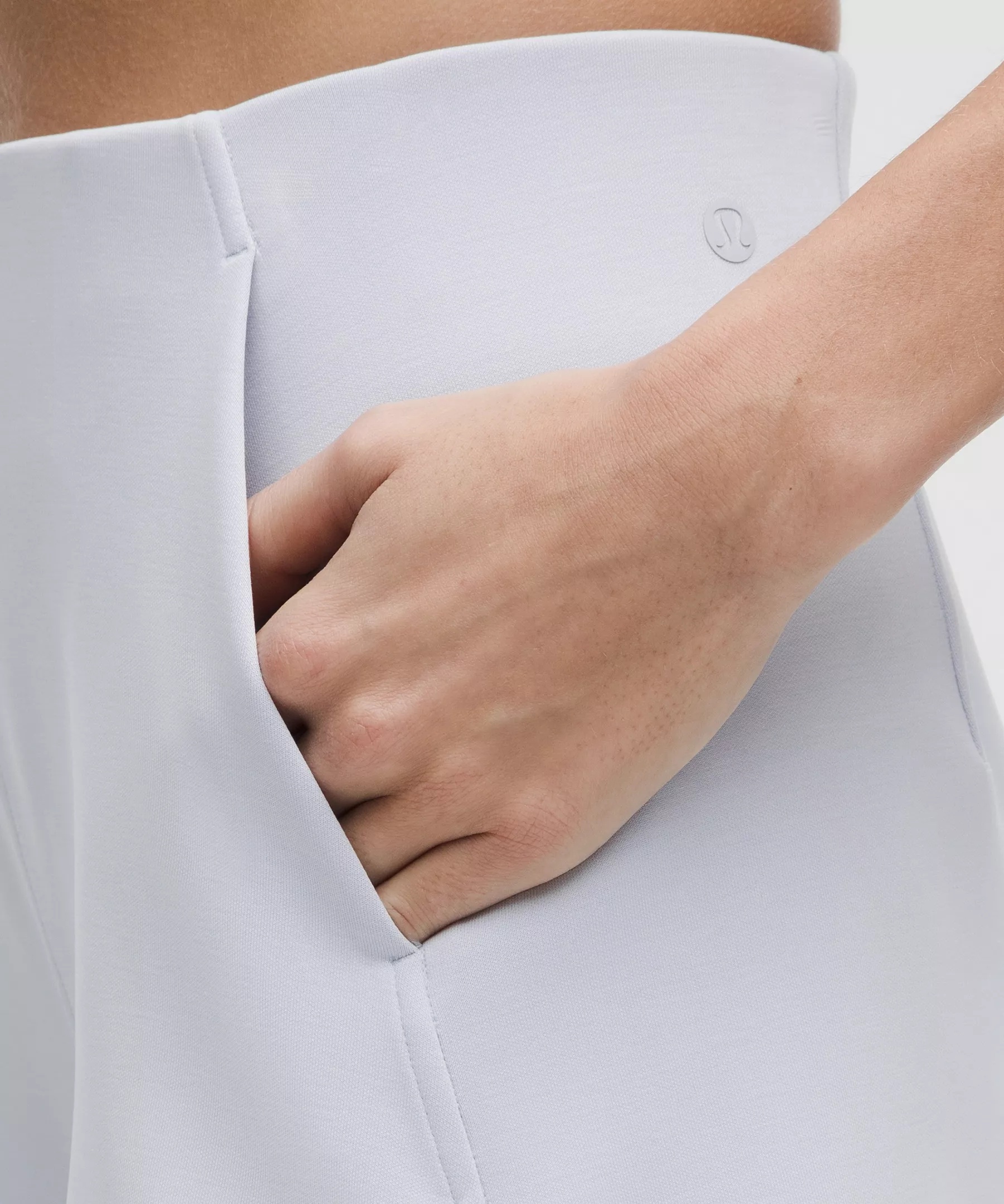 Softstreme Kick-Flare Mid-Rise Short 4" - 5