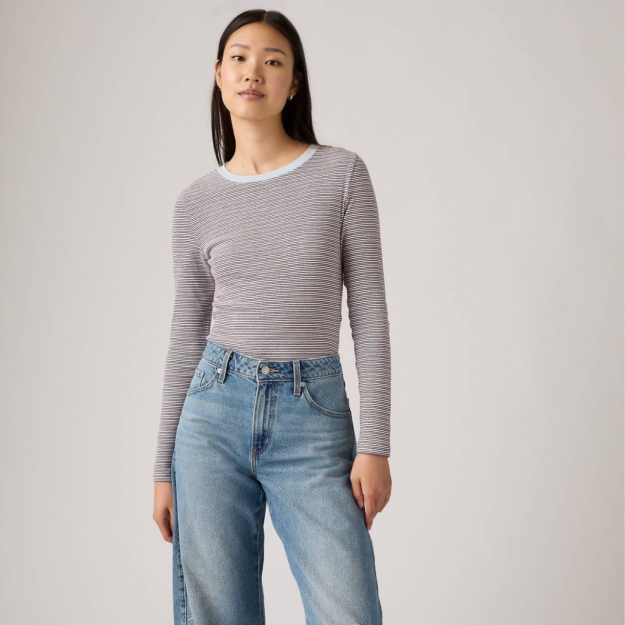 ESSENTIAL LONG-SLEEVE T-SHIRT - 2