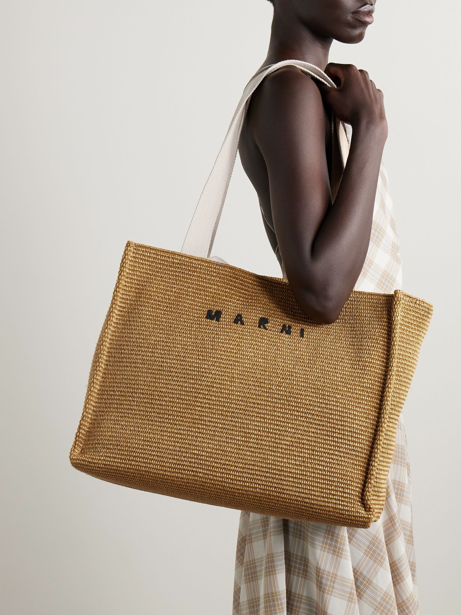 Large canvas-trimmed embroidered raffia tote Beige - 2