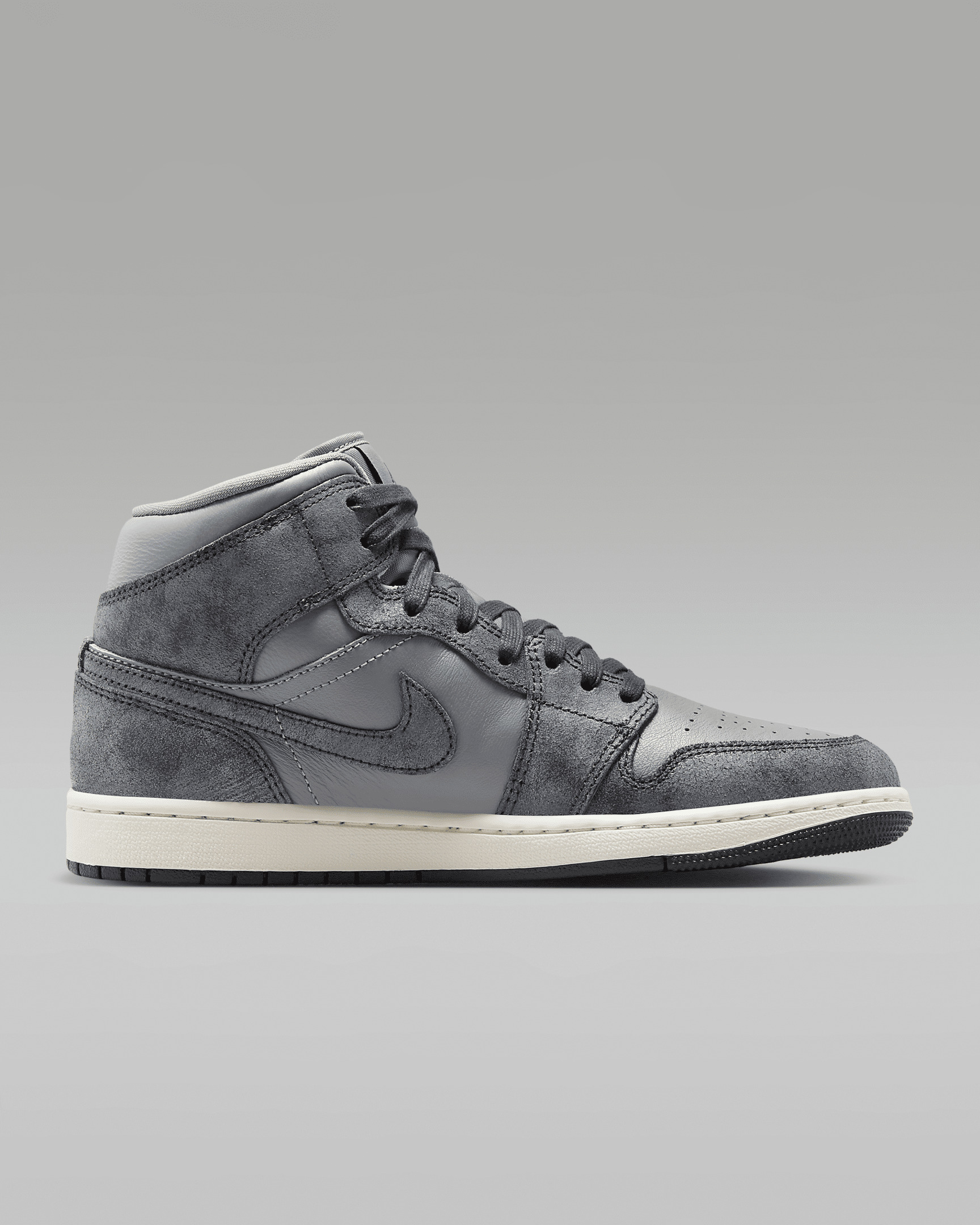 Air Jordan 1 Mid SE Women's Shoes - 3