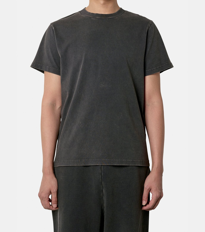 entire studios STANDARD TEE outlook