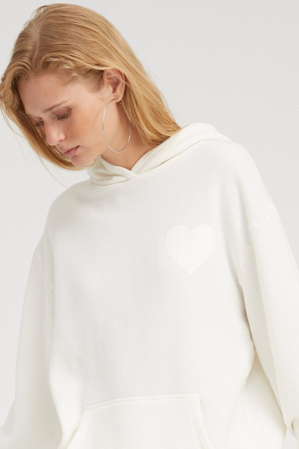 WHITE HEART HOODIE - 4