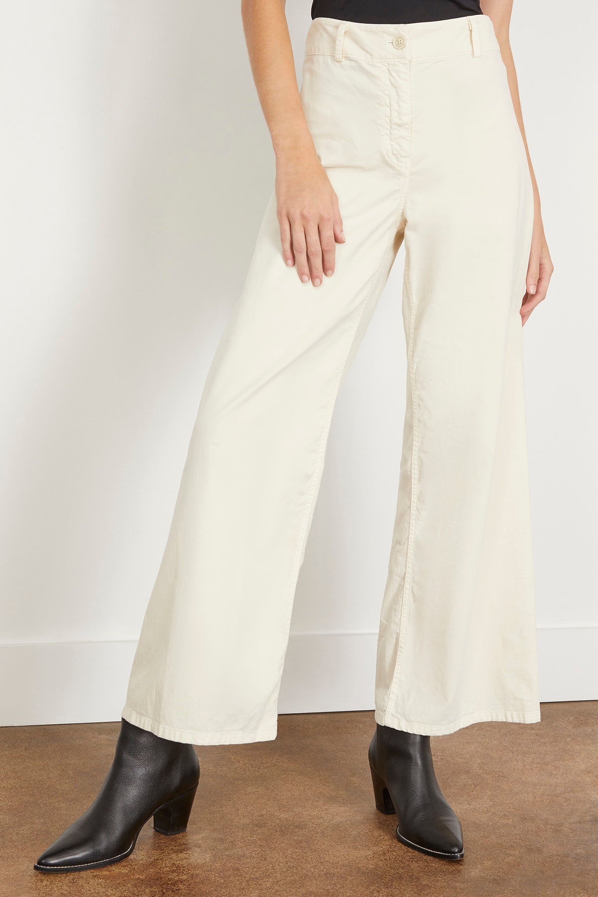 Megan Pant in Stone - 3