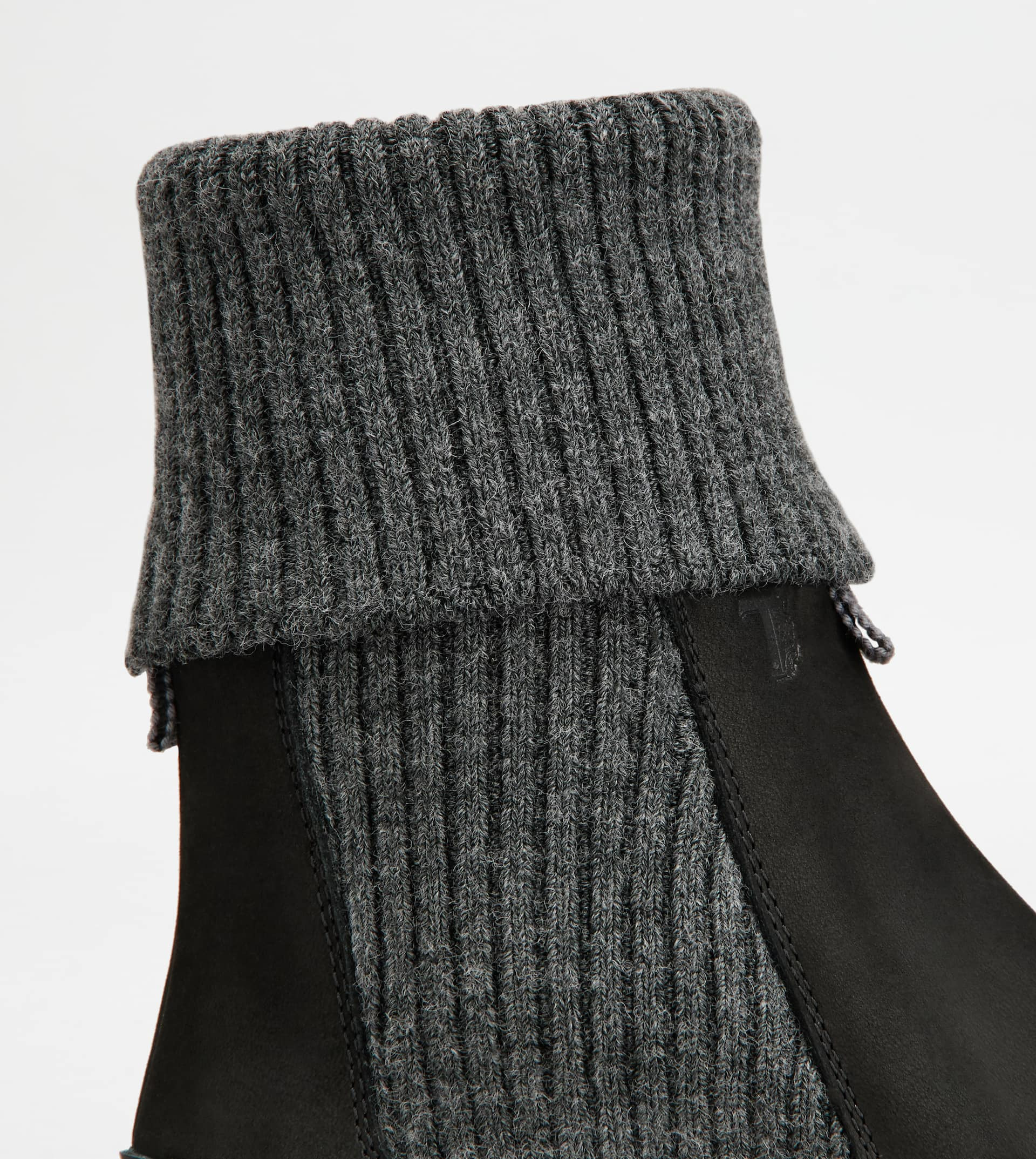 CHELSEA BOOTS IN NUBUCK AND KNIT - BLACK - 5