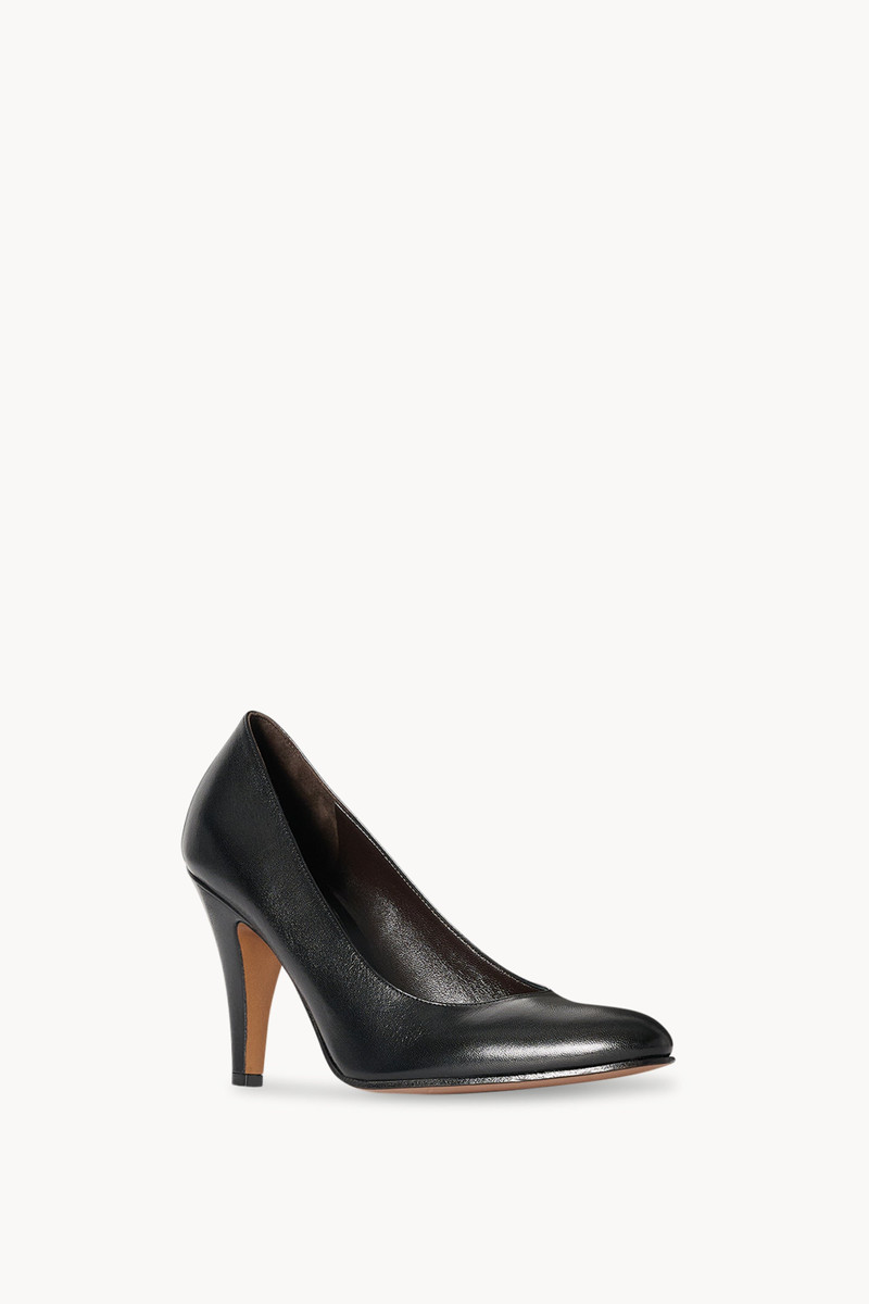 The Row Ornella Pump outlook