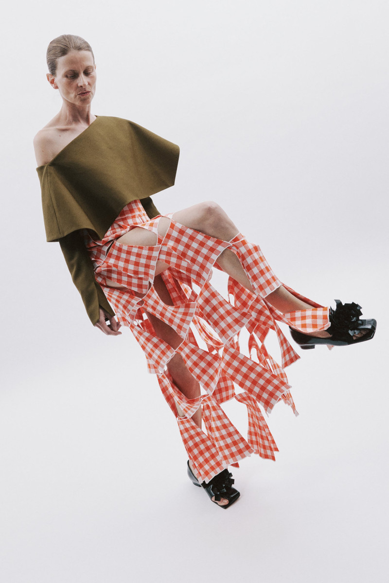 KNITTED MULTI TRAPEZE SKIRT RED WHITE GINGHAM 2