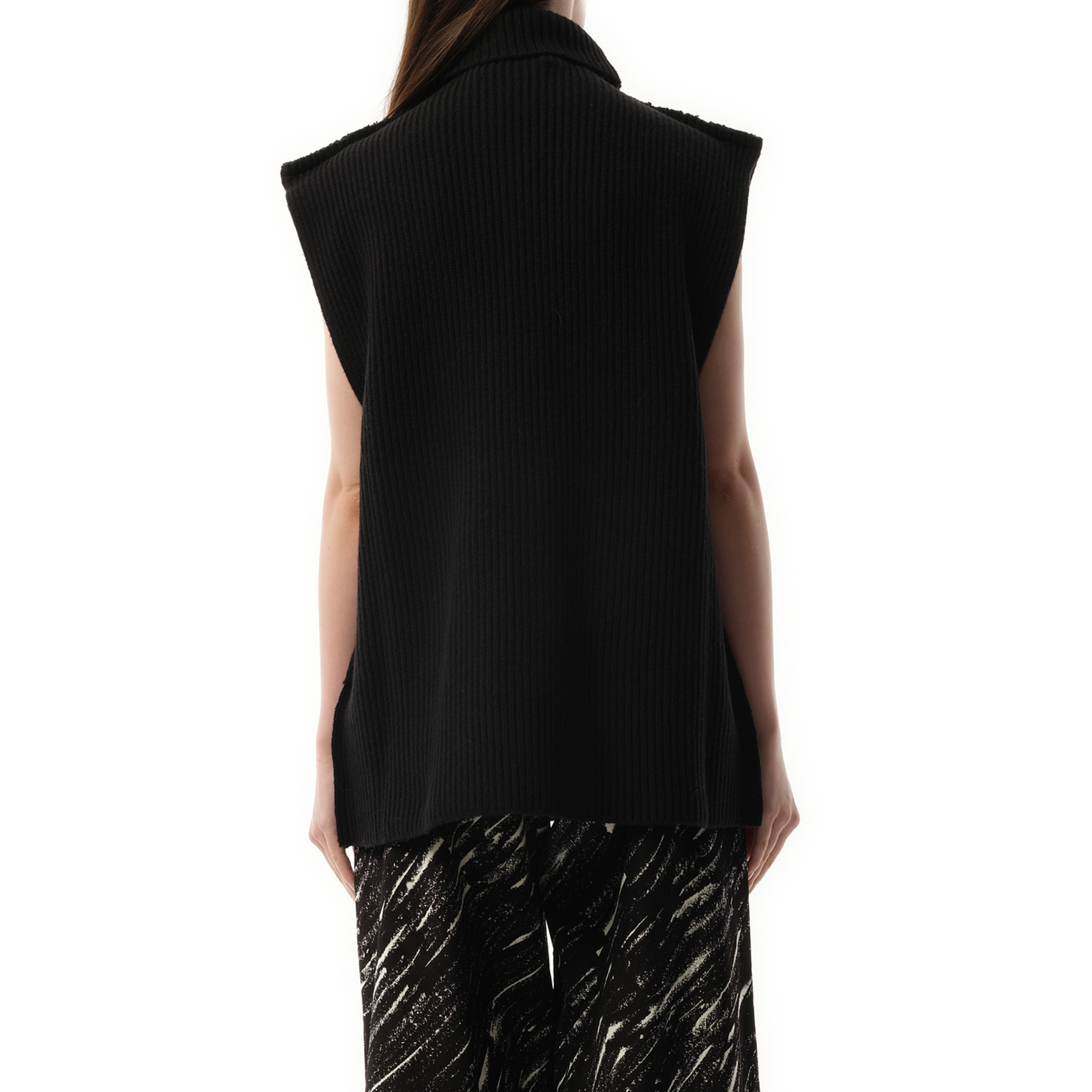 Sleeveless Turtleneck Sweater in Black - 6