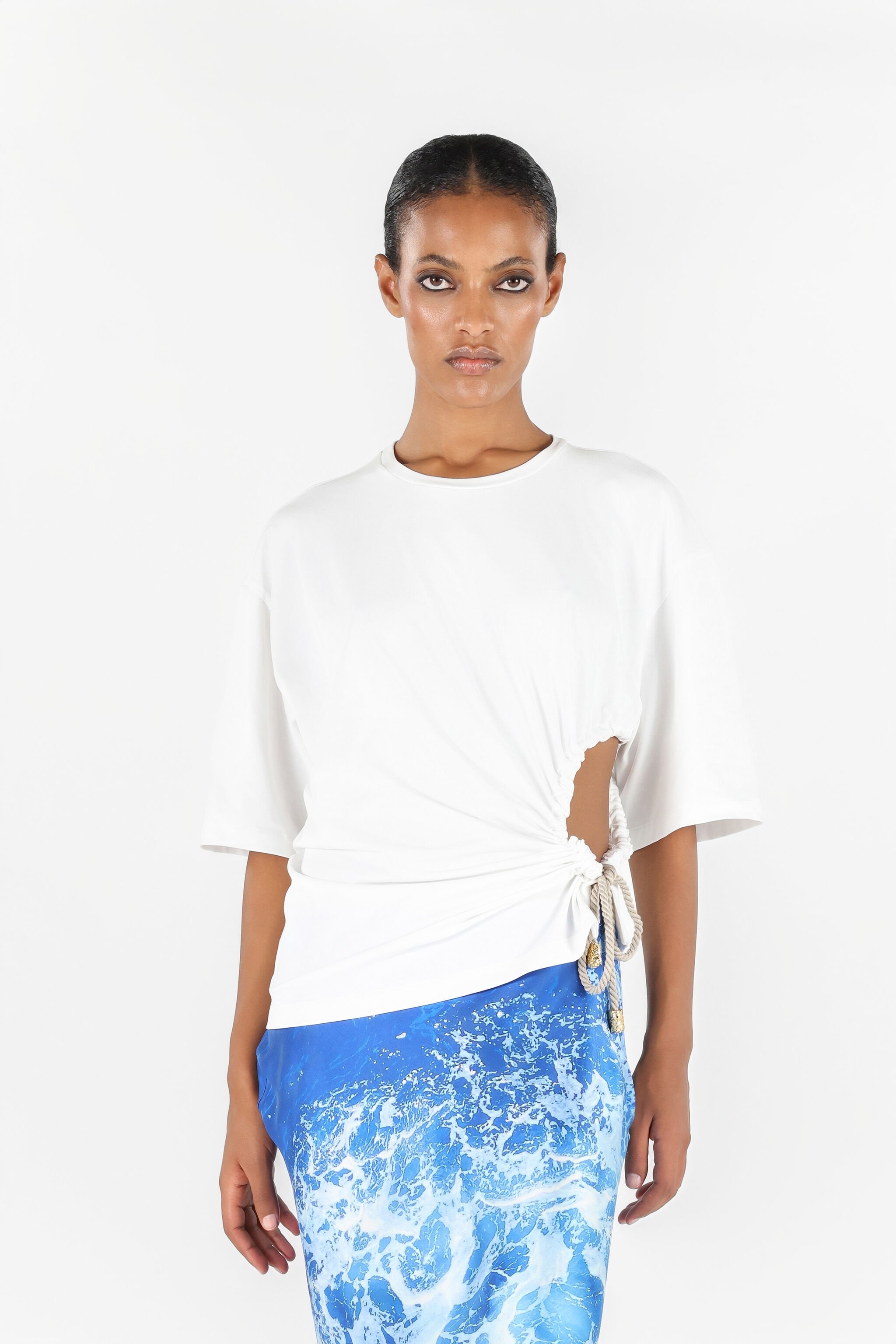 Wall Print T-shirt with Knot - 3