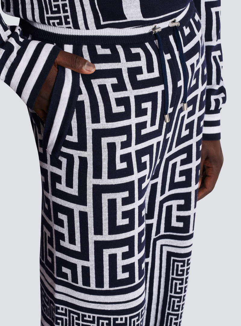 Maxi monogrammed casual trousers 6