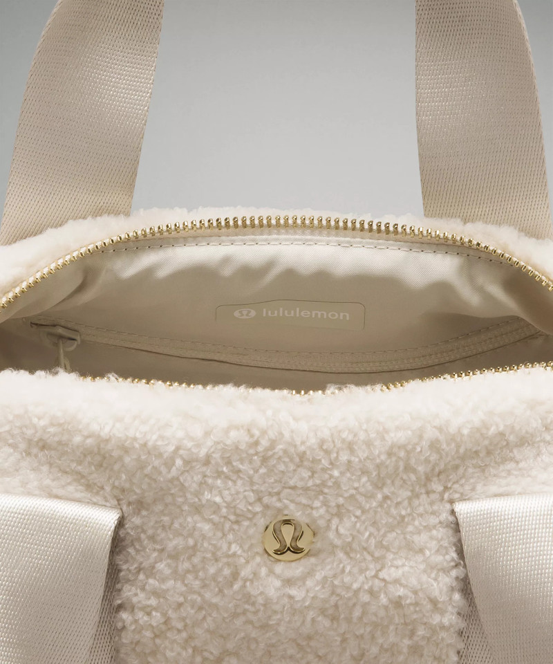 Fleece Mini Duffle Bag 5L 4
