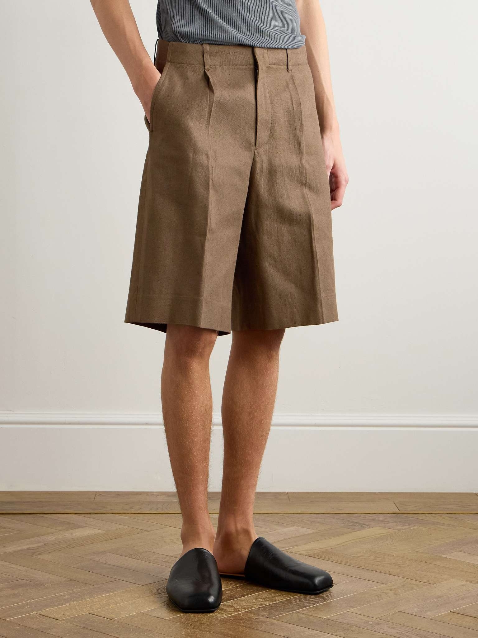 Borrowed Straight-Leg Pleated Cotton Shorts - 3