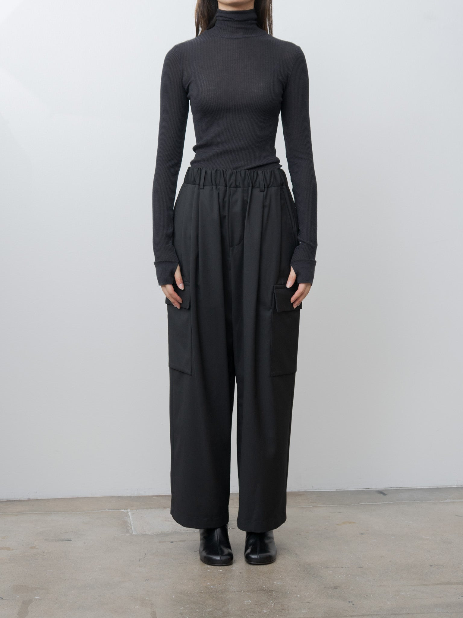Seamlesss High Neck Top - Granite Black - 2